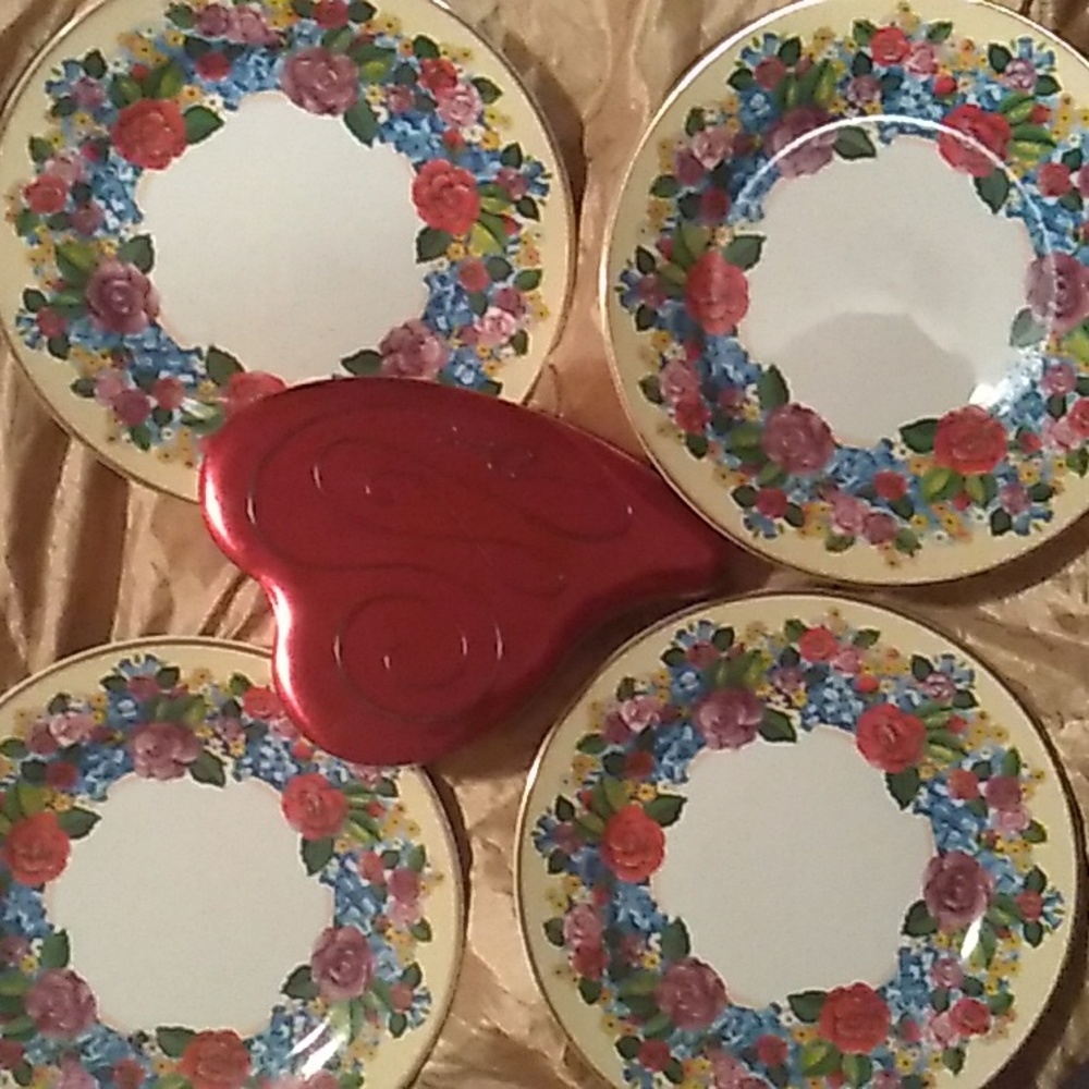 GARDEN PARTY  Set of 4 BEAUTIFUL FLORAL 7.5" Salad Dessert /Plates